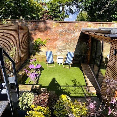 Stay In A Castle! Unique & Luxurious Historical Apartment, Self Contained, Free Parking & Wi-Fi Chester Exterior foto